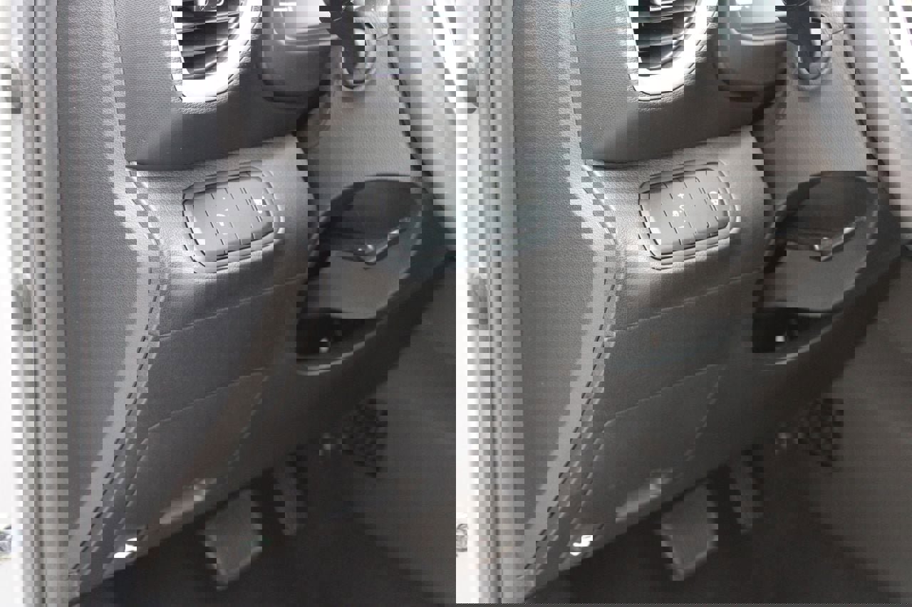 Used 2024 Hyundai Venue SEL image 23