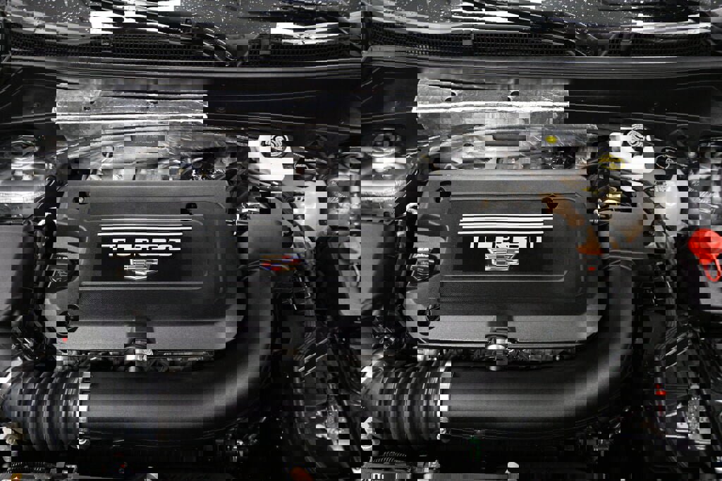 Used 2025 Cadillac XT4 Premium Luxury image 37