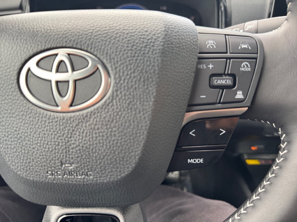 Used 2026 Toyota Camry SE w/ Convenience Package FWD image 30