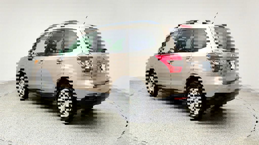 Used 2015 Subaru Forester 2.5i Premium w/ All-Weather Package image 7