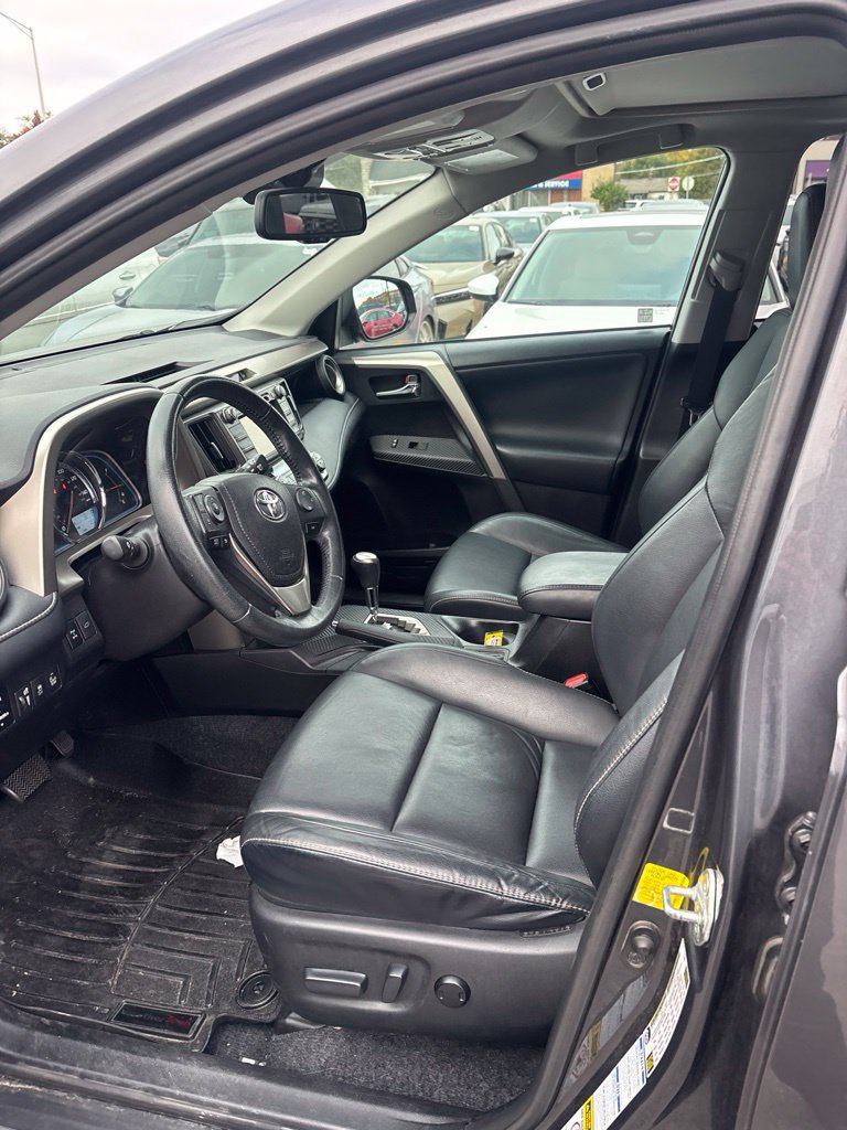 Used 2014 Toyota RAV4 Limited w/ Technology Package AWD/4WD image 26