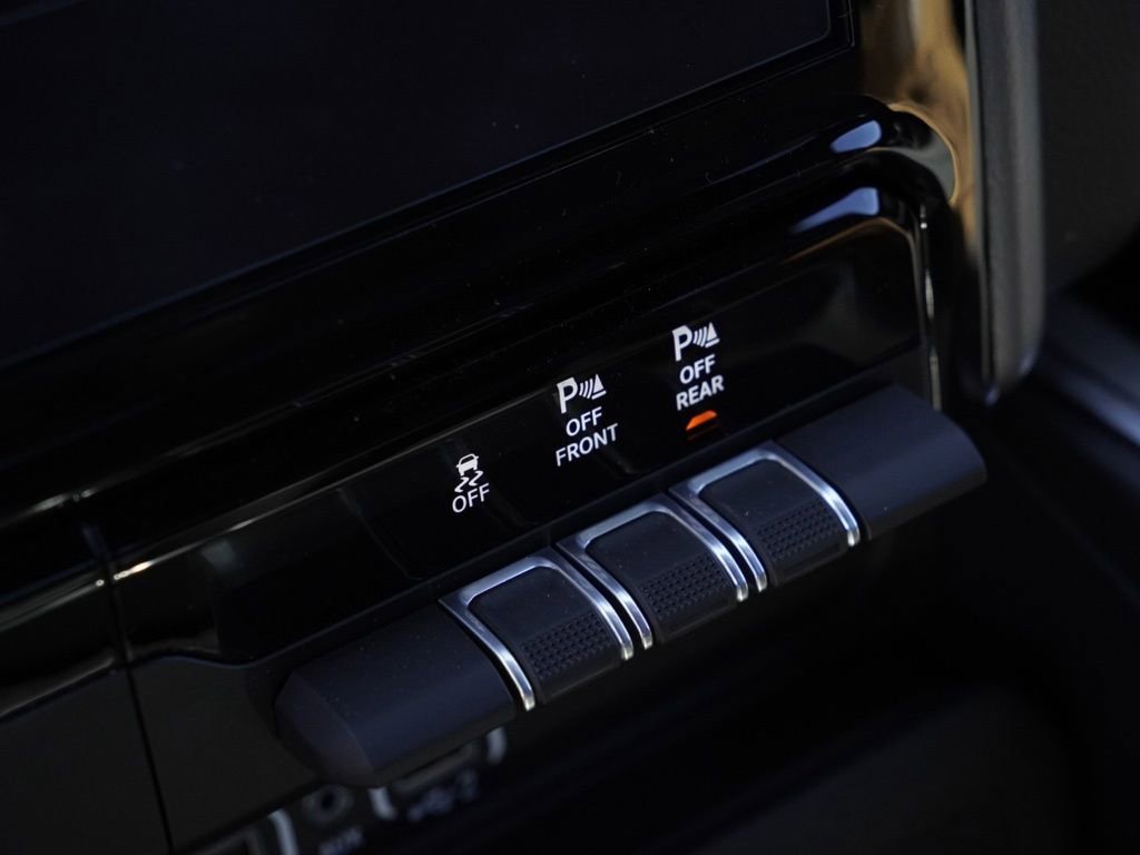 New 2026 RAM 1500 4x4 Crew Cab image 16