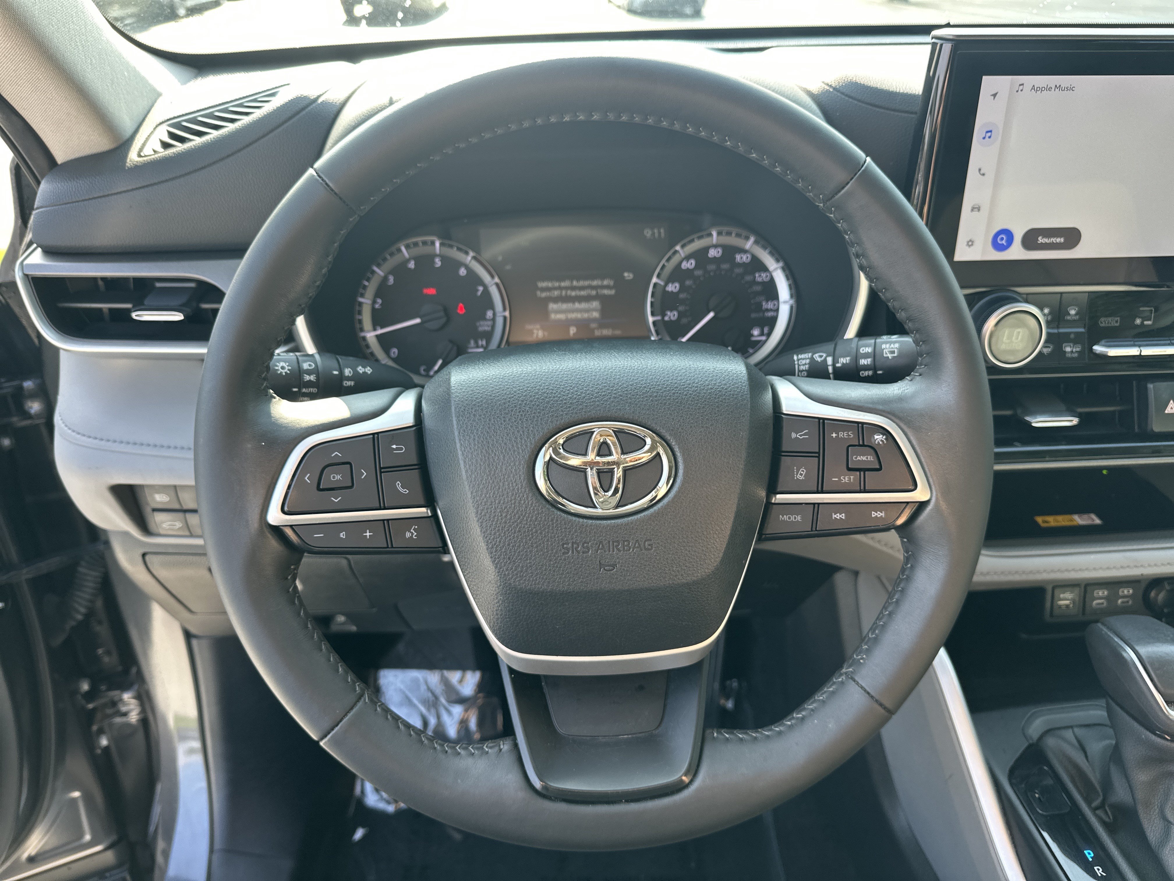 Used 2024 Toyota Highlander XLE FWD image 18