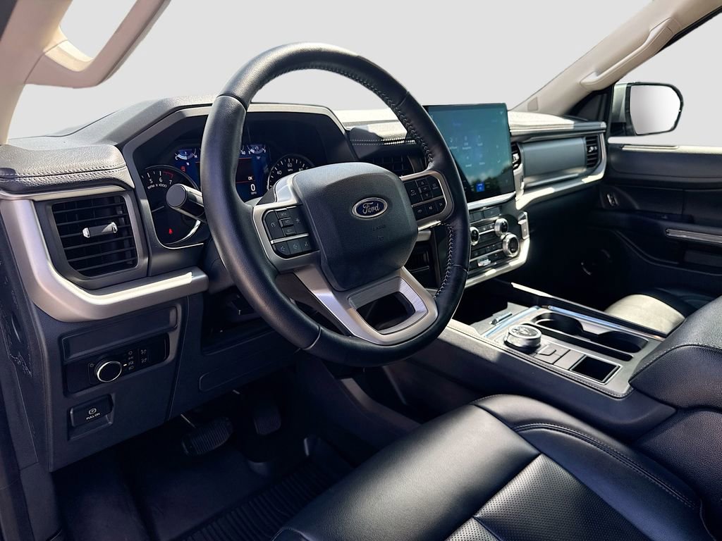 Used 2023 Ford Expedition XLT RWD image 10