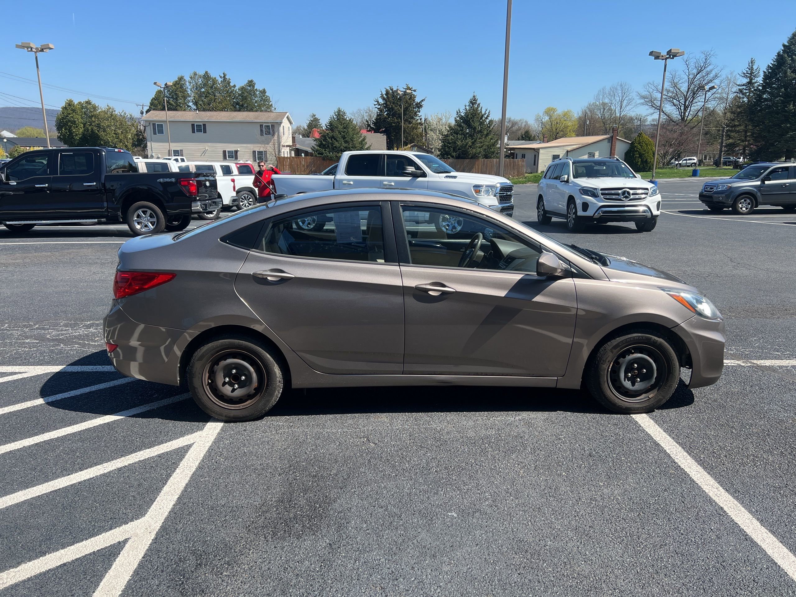 Used 2013 Hyundai Accent GLS FWD image 7