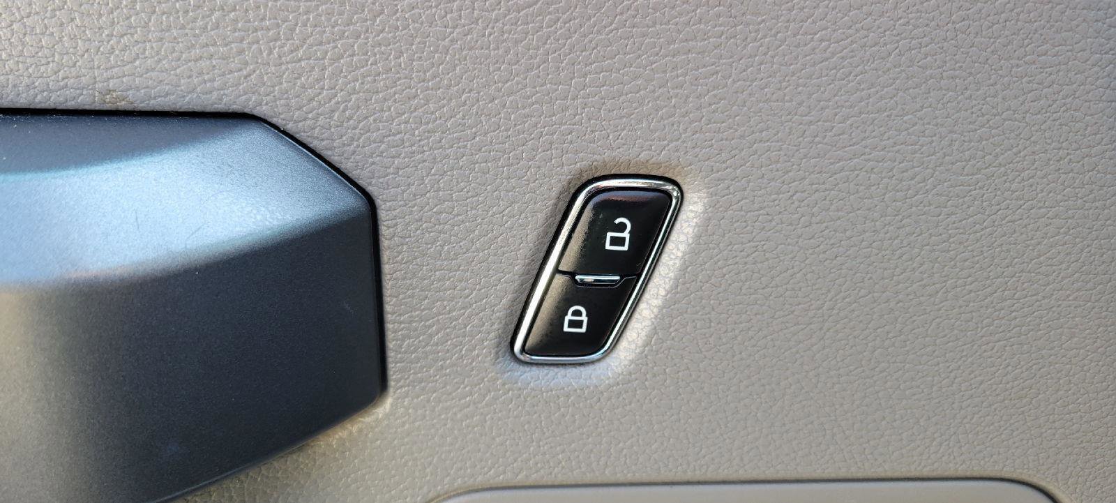 Used 2018 Ford F150 XLT image 8