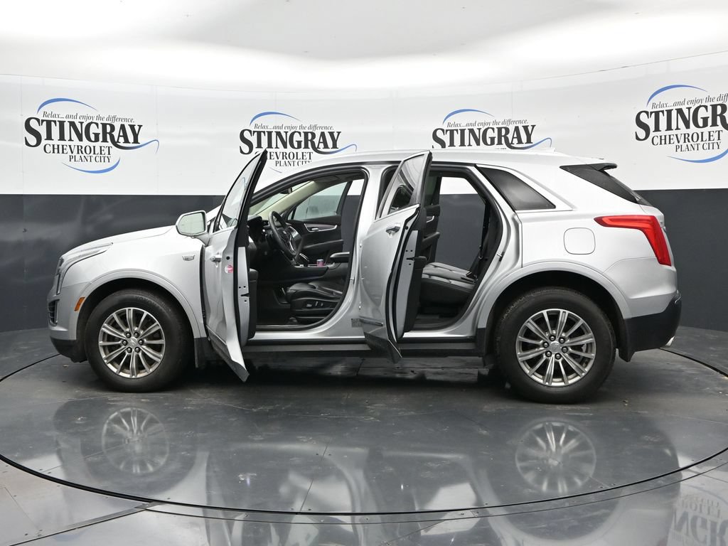 Used 2017 Cadillac XT5 Luxury w/ Driver Awareness Package FWD image 37