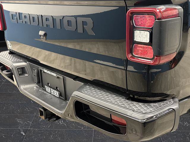 Used 2021 Jeep Gladiator Overland image 32