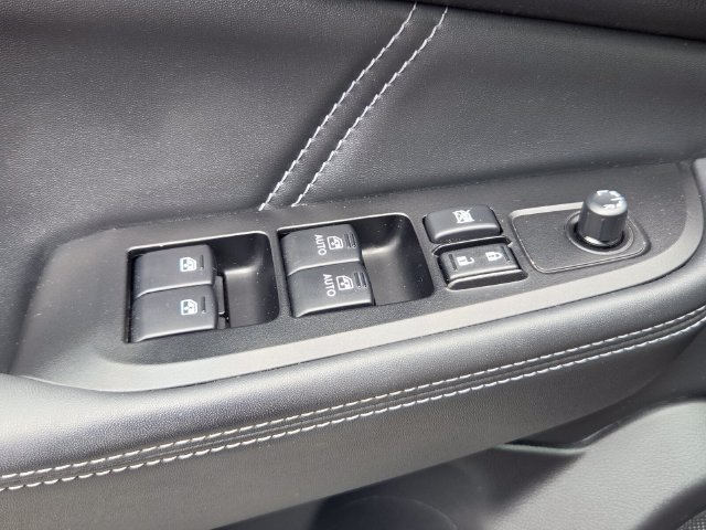 Used 2018 Subaru Outback 2.5i Limited AWD/4WD image 32