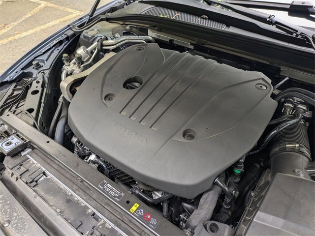 Certified 2024 Volvo V60 B5 Cross Country Plus image 32