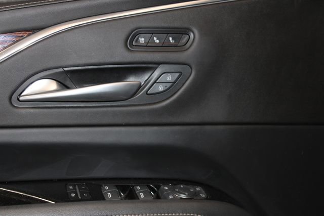 Used 2023 Cadillac Escalade Premium Luxury AWD/4WD image 14
