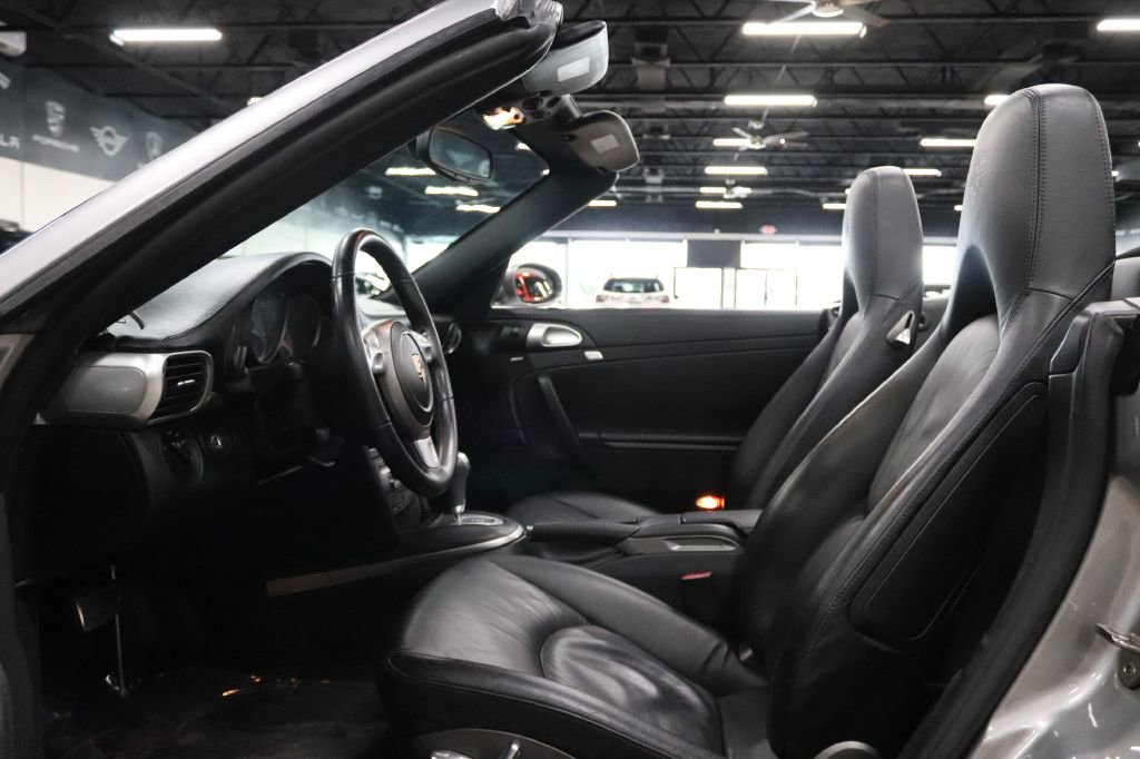 Used 2006 Porsche 911 Carrera 4S image 17