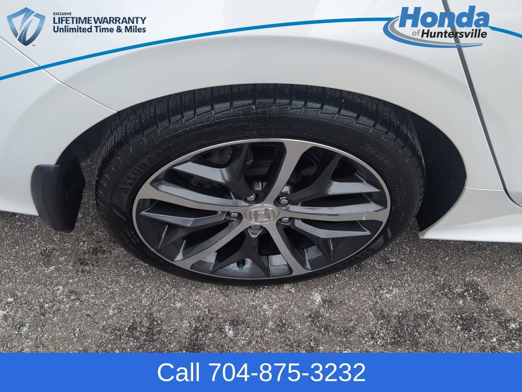 Used 2023 Honda Civic Touring image 10