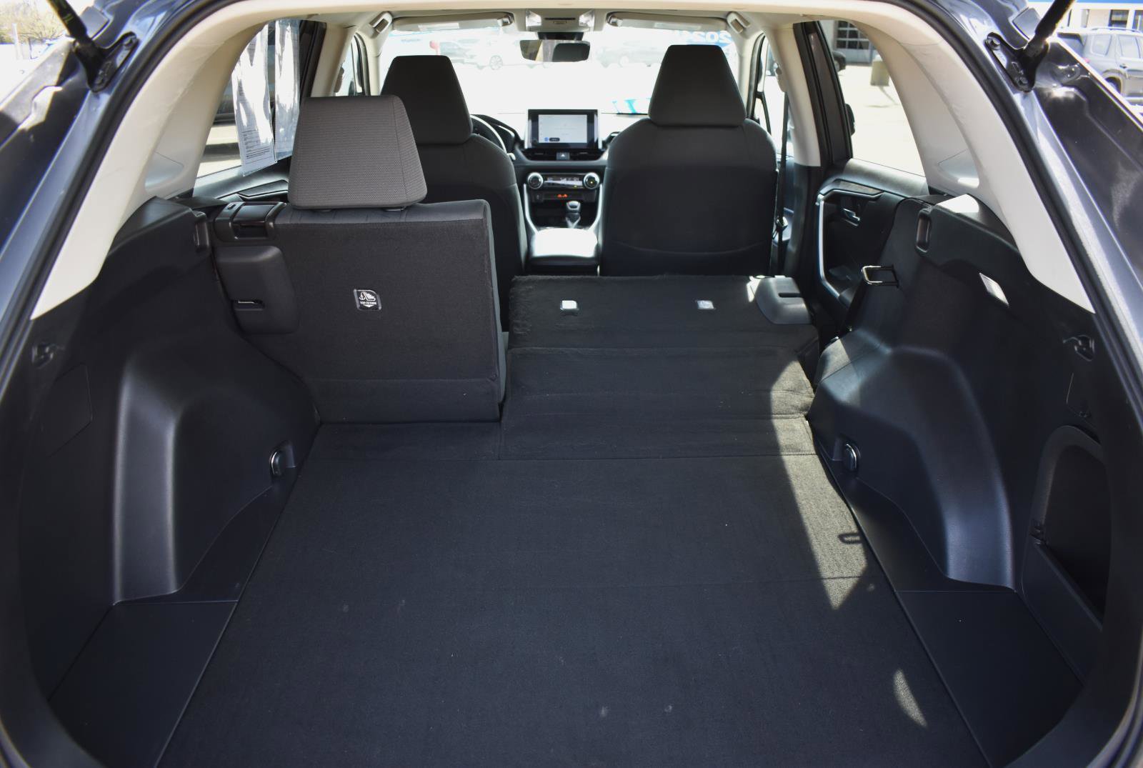 Used 2024 Toyota RAV4 XLE AWD/4WD image 17