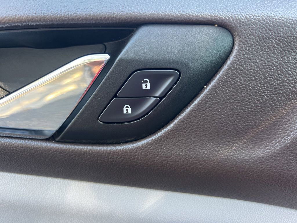 Used 2023 GMC Acadia SLT image 24