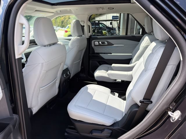 Used 2026 Ford Explorer Platinum w/ LUX Leather Package AWD/4WD image 18
