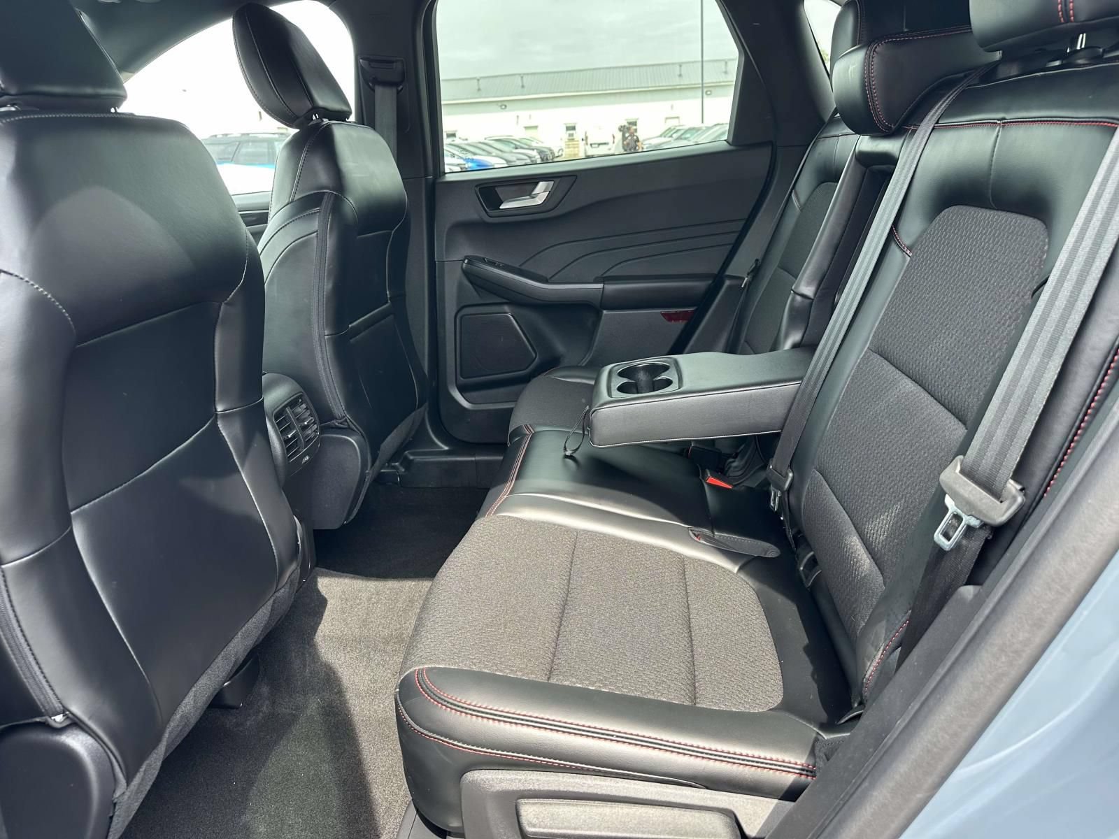 Used 2025 Ford Escape ST-Line w/ Tech Pack #1 AWD/4WD image 23