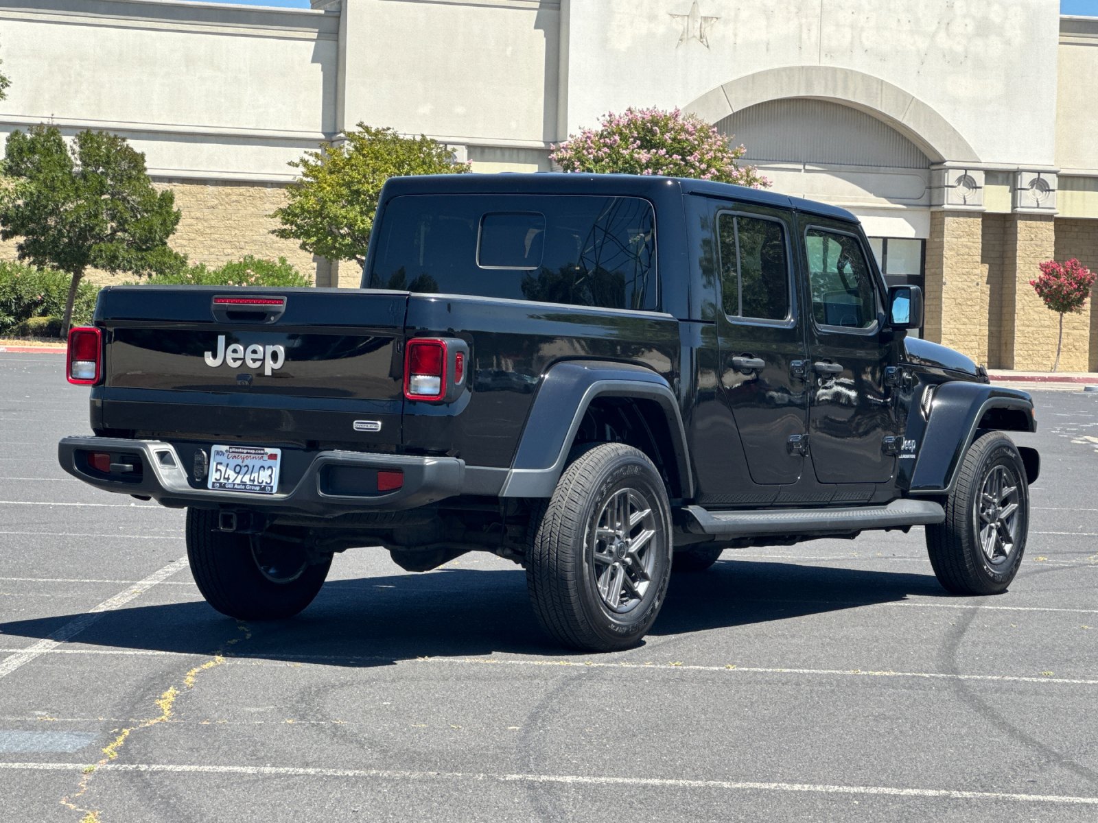 Used 2021 Jeep Gladiator Overland AWD/4WD image 4