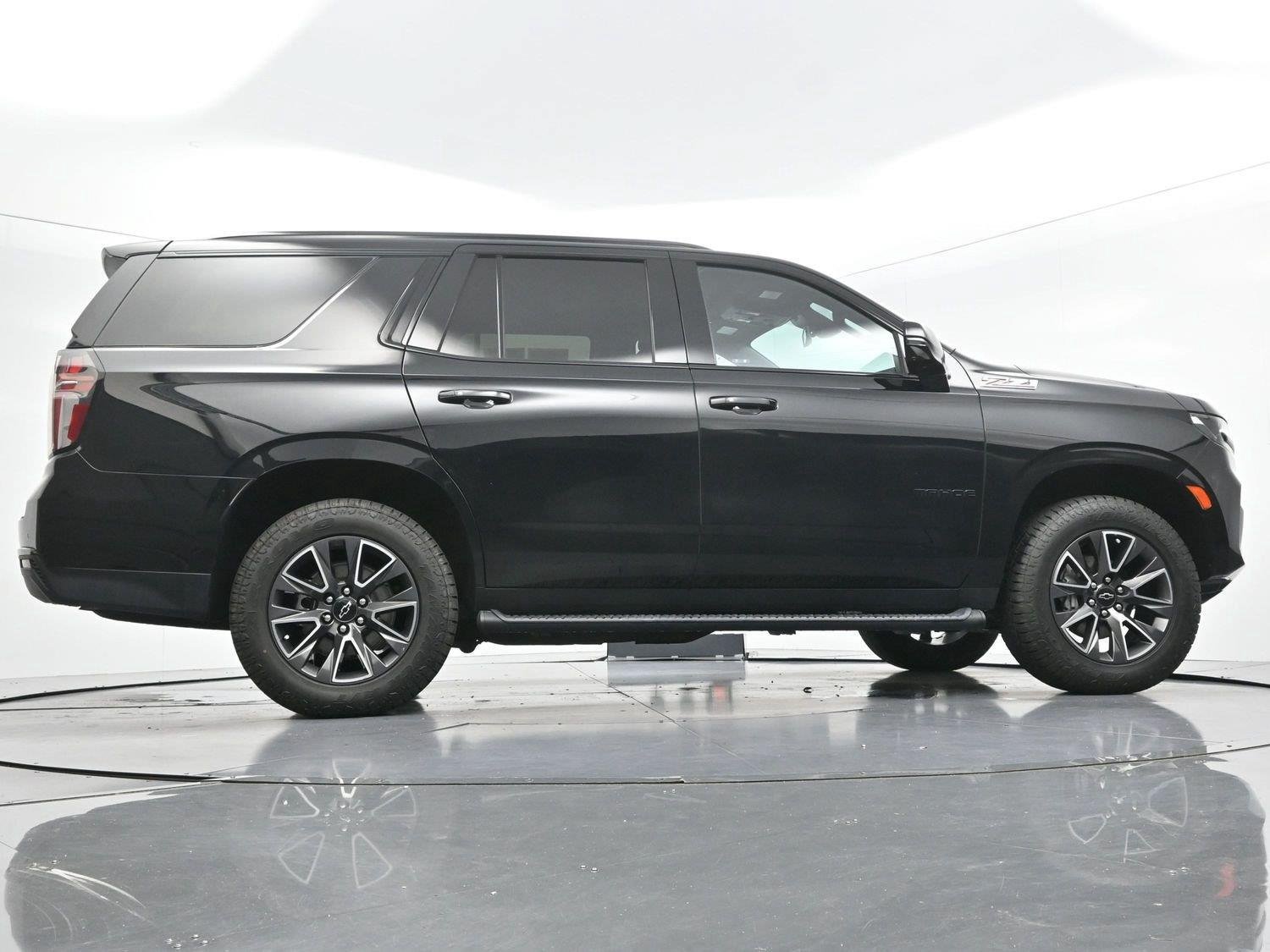Used 2024 Chevrolet Tahoe Z71 w/ Luxury Package AWD/4WD image 59