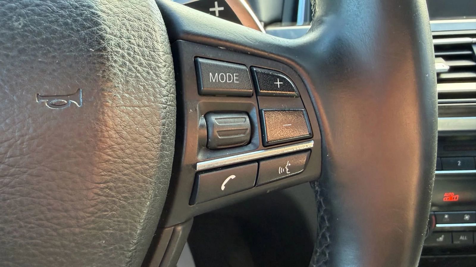 Used 2013 BMW 750i xDrive image 31