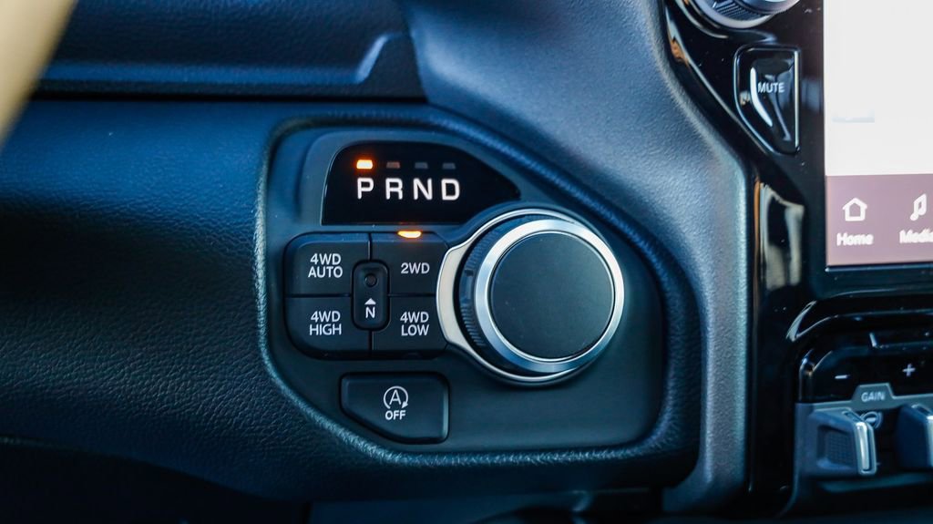 New 2025 RAM 1500 4x4 Crew Cab image 20