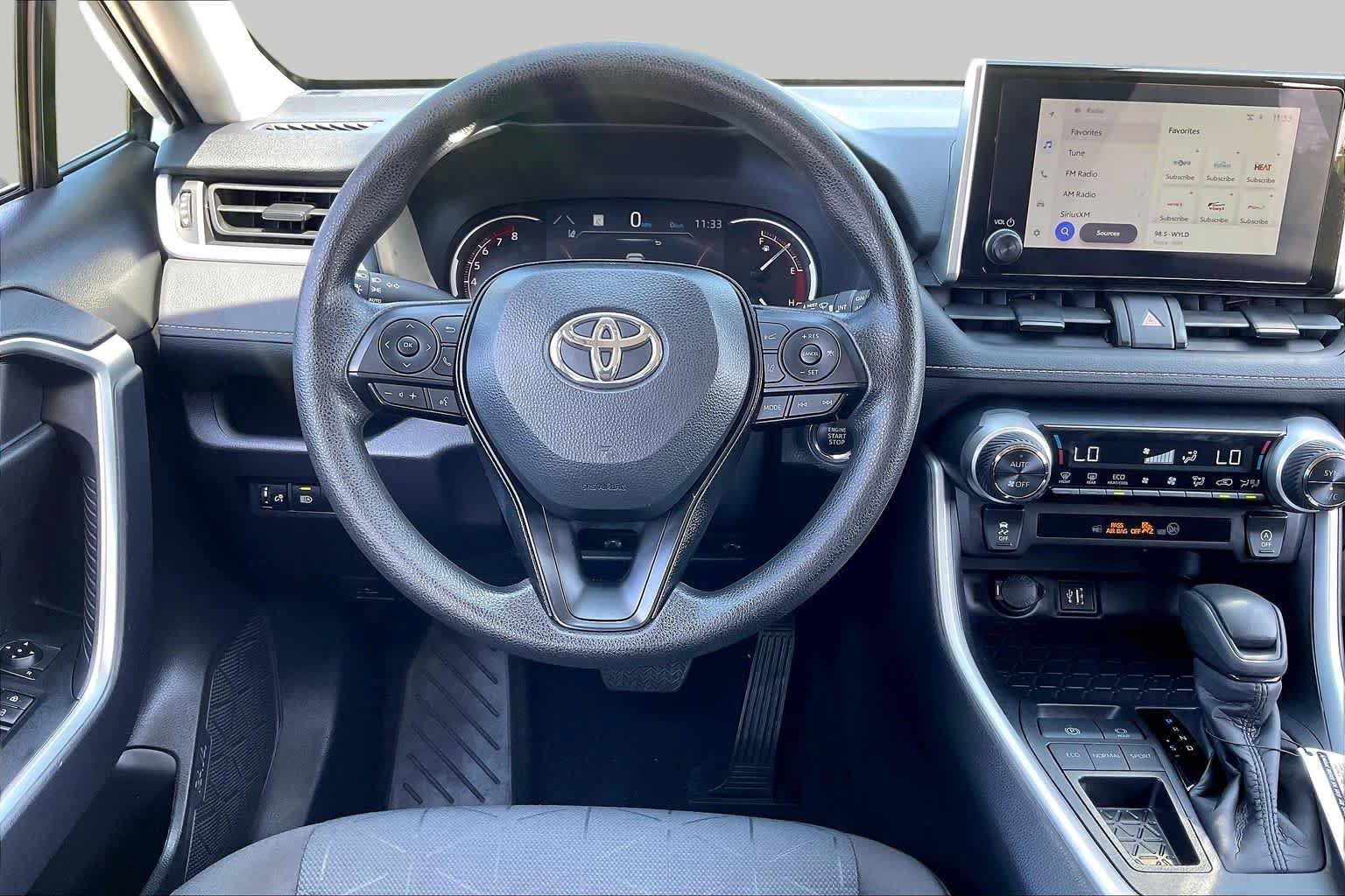 Used 2025 Toyota RAV4 XLE FWD image 6