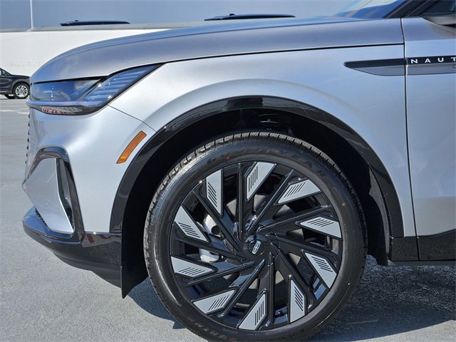 New 2026 Lincoln Nautilus Reserve image 9