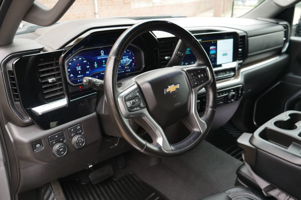 Used 2025 Chevrolet Silverado 2500 LT w/ Safety Package AWD/4WD image 28