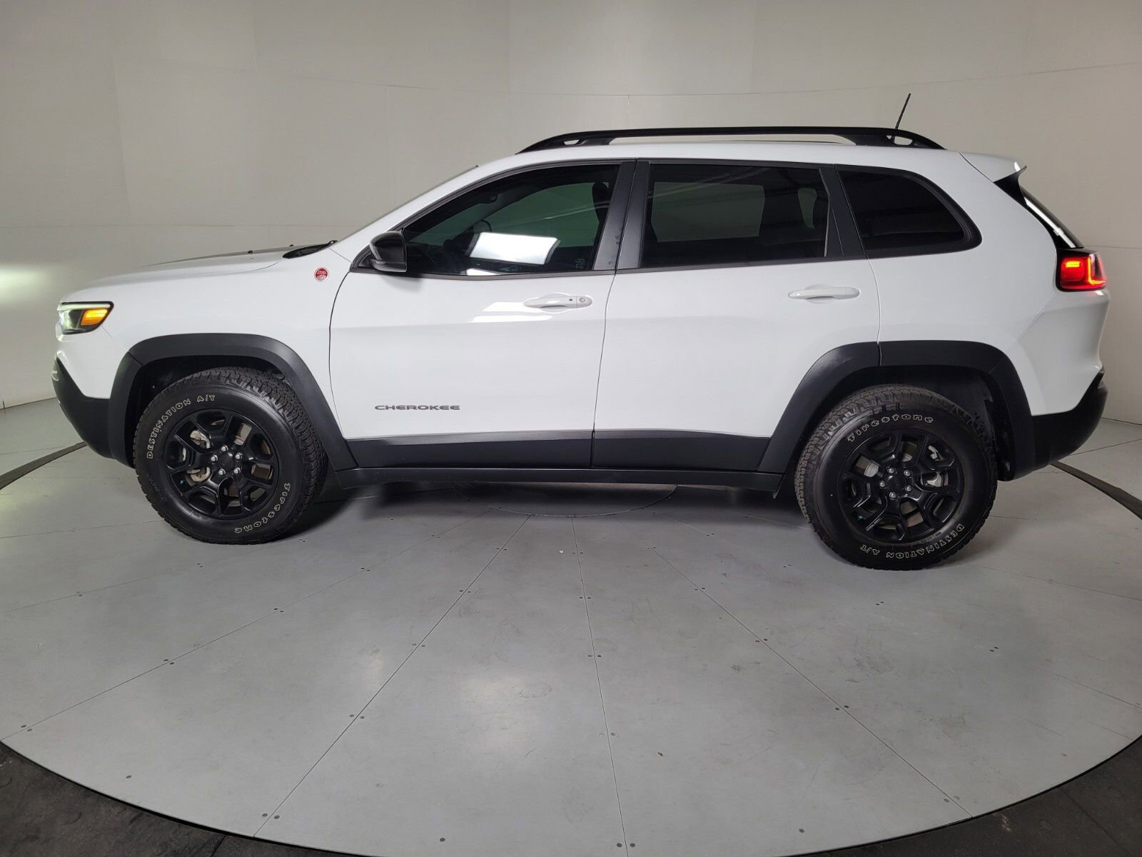 Used 2022 Jeep Cherokee Trailhawk w/ Sound & Nav Group image 7