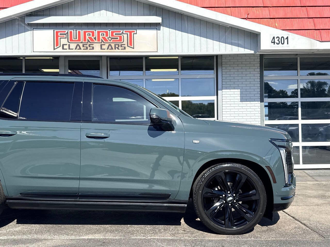 Used 2025 Cadillac Escalade Sport w/ Touring Package image 12