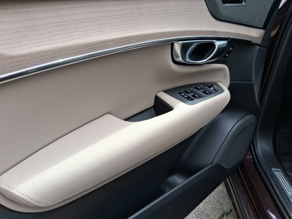 New 2026 Volvo XC90 T8 Ultra w/ Protection Package Premier AWD/4WD image 9