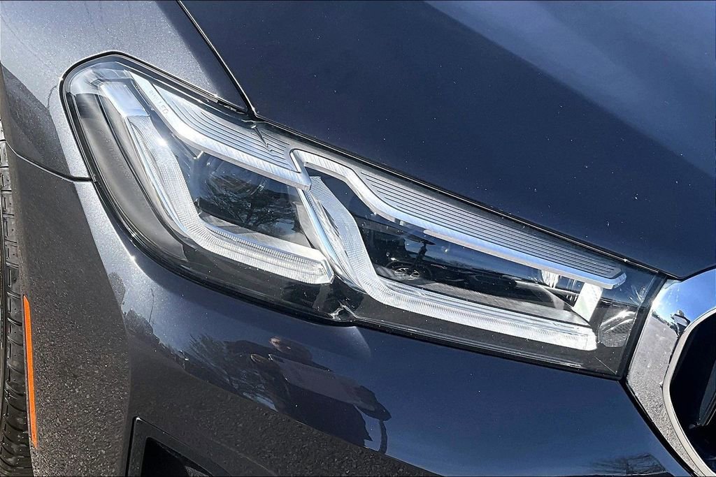 Used 2023 BMW 530e xDrive 530e iPerformance w/ Premium Package image 29