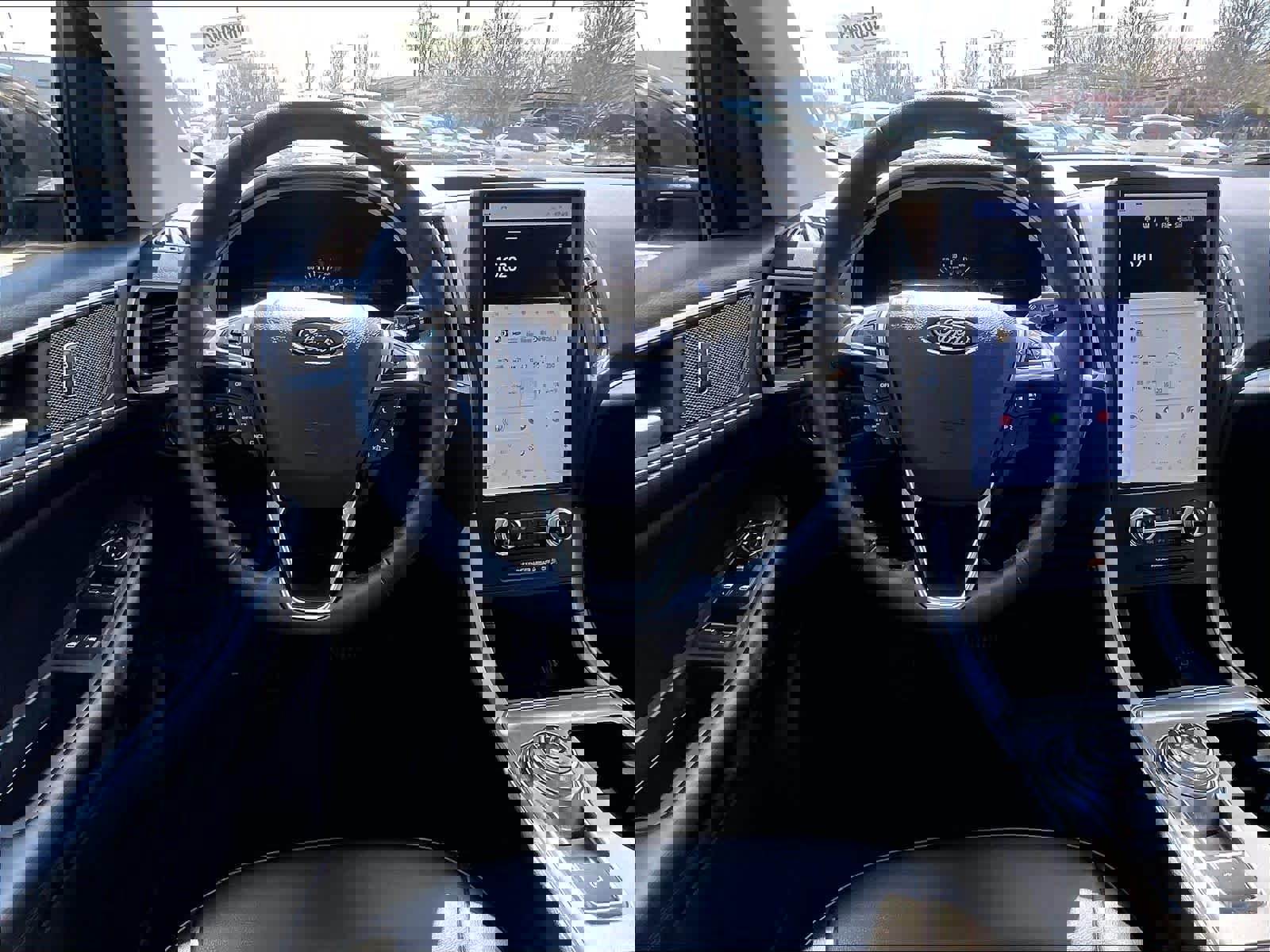 Used 2022 Ford Edge SEL w/ Convenience Package image 17