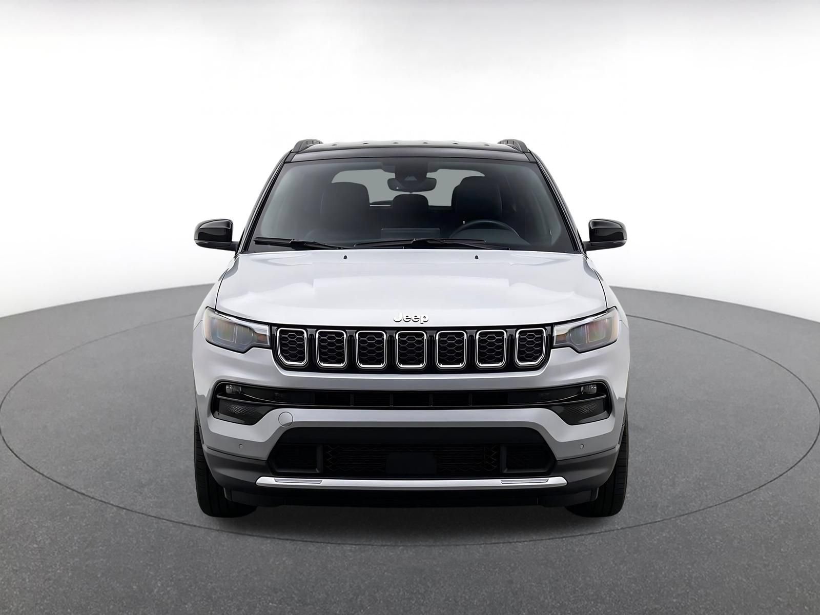 Used 2025 Jeep Compass Limited AWD/4WD image 2