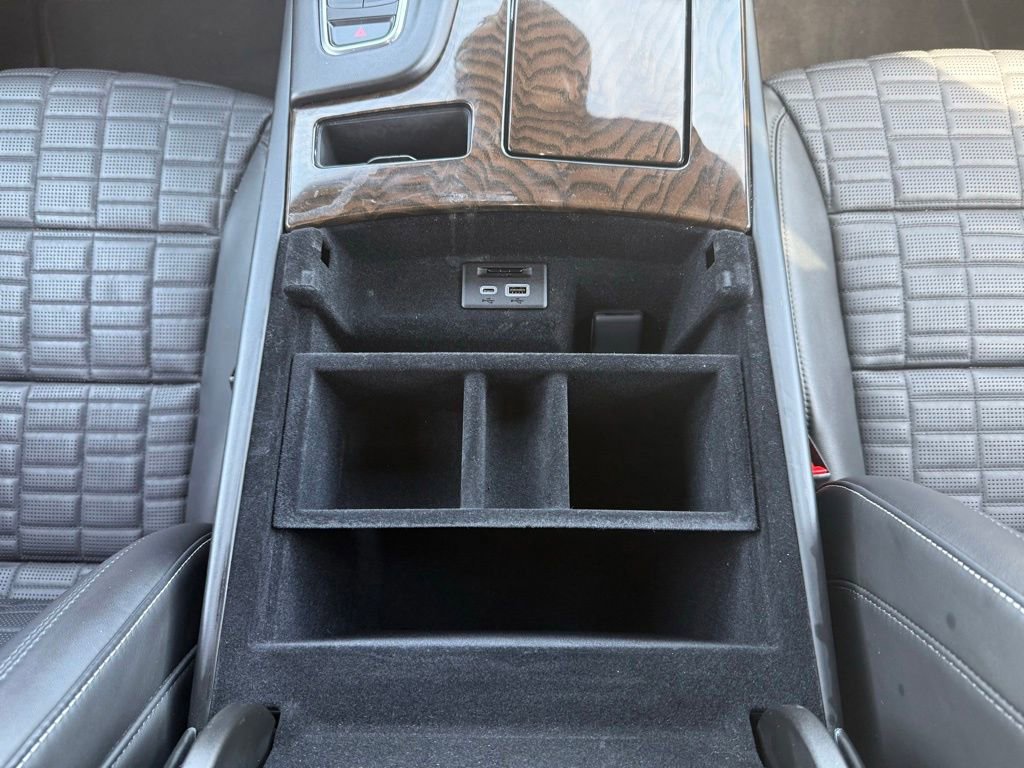 Used 2024 Cadillac Escalade Premium Luxury Platinum AWD/4WD image 26
