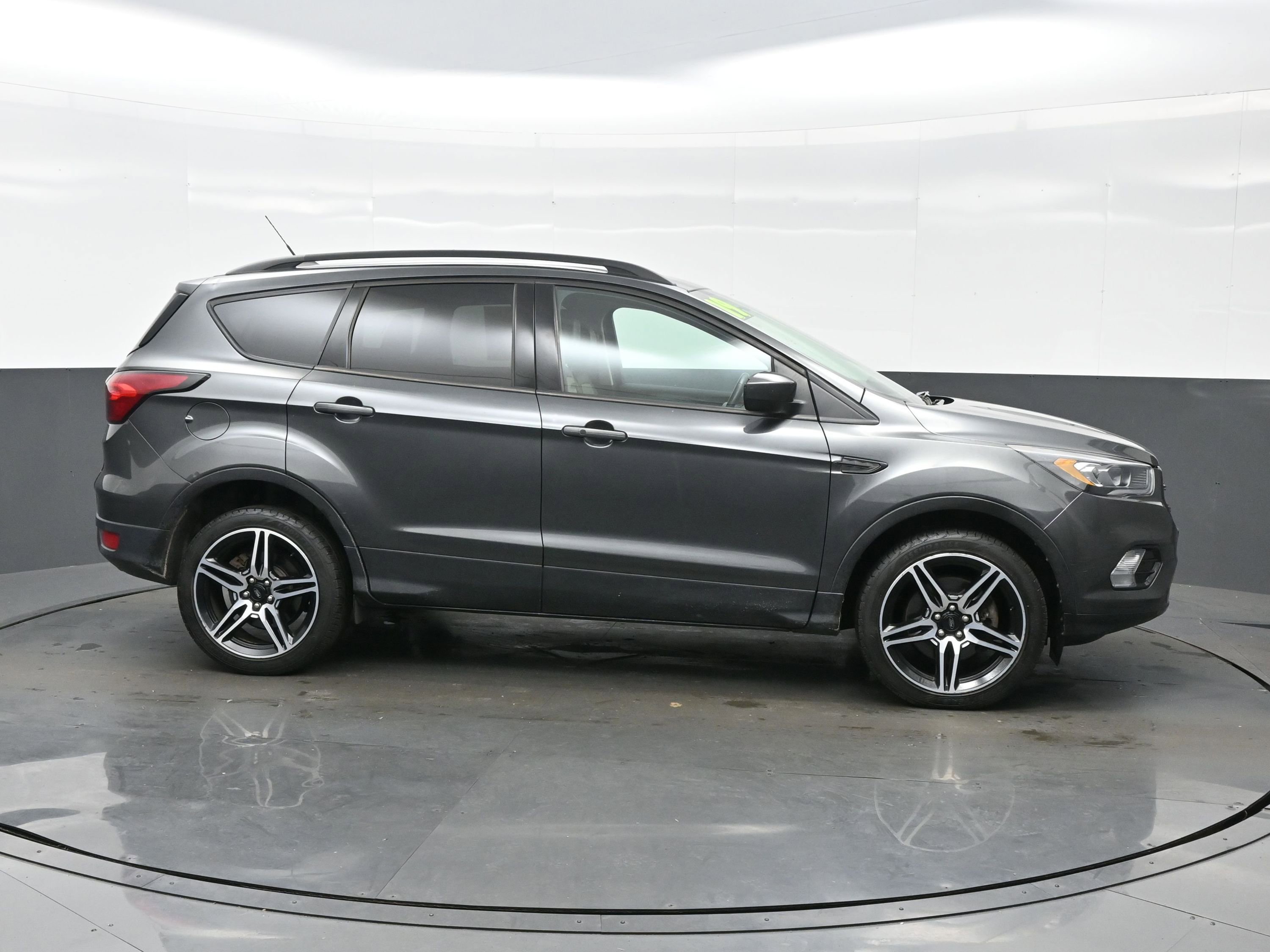 Used 2019 Ford Escape SEL image 7