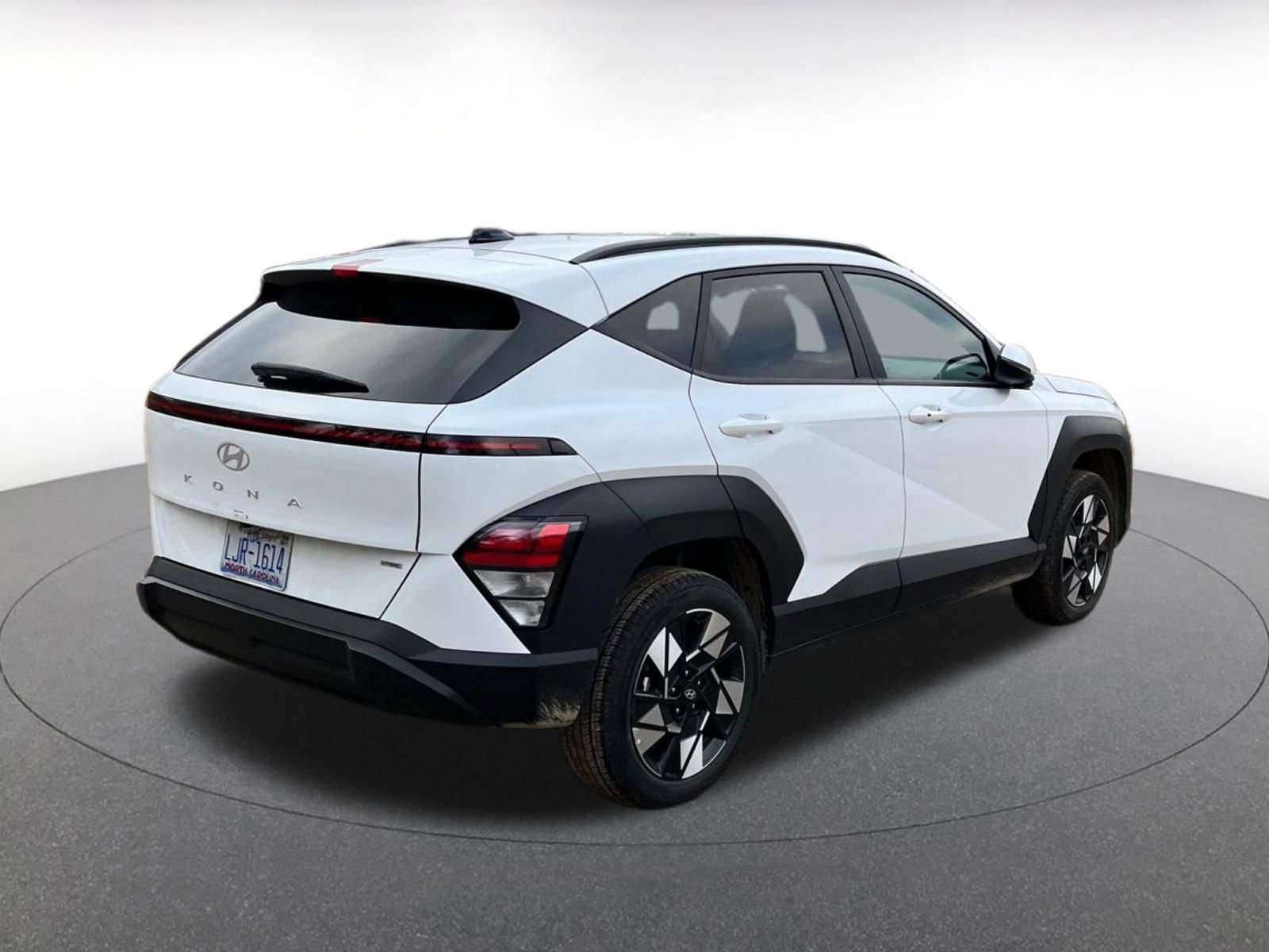 Used 2025 Hyundai Kona SEL image 16