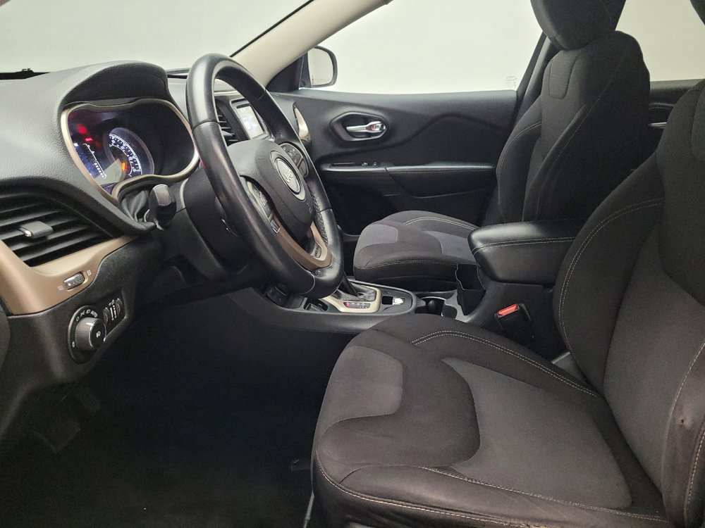 Used 2015 Jeep Cherokee Latitude FWD image 17