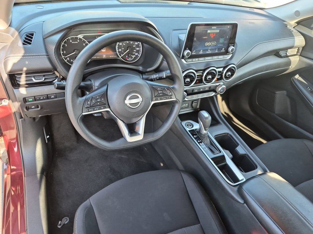 Used 2025 Nissan Sentra SV FWD image 10