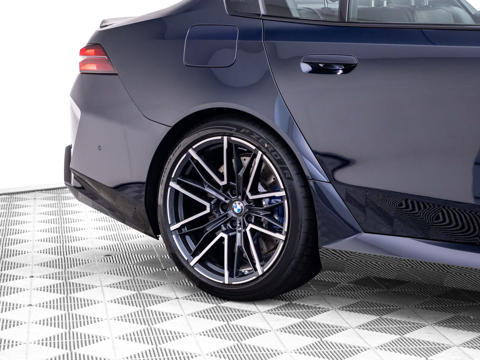 New 2027 BMW M5 w/ Carbon Package AWD/4WD image 41