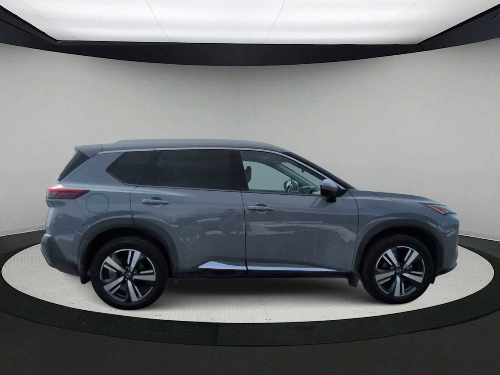 Used 2022 Nissan Rogue SL w/ SL Premium Package image 9