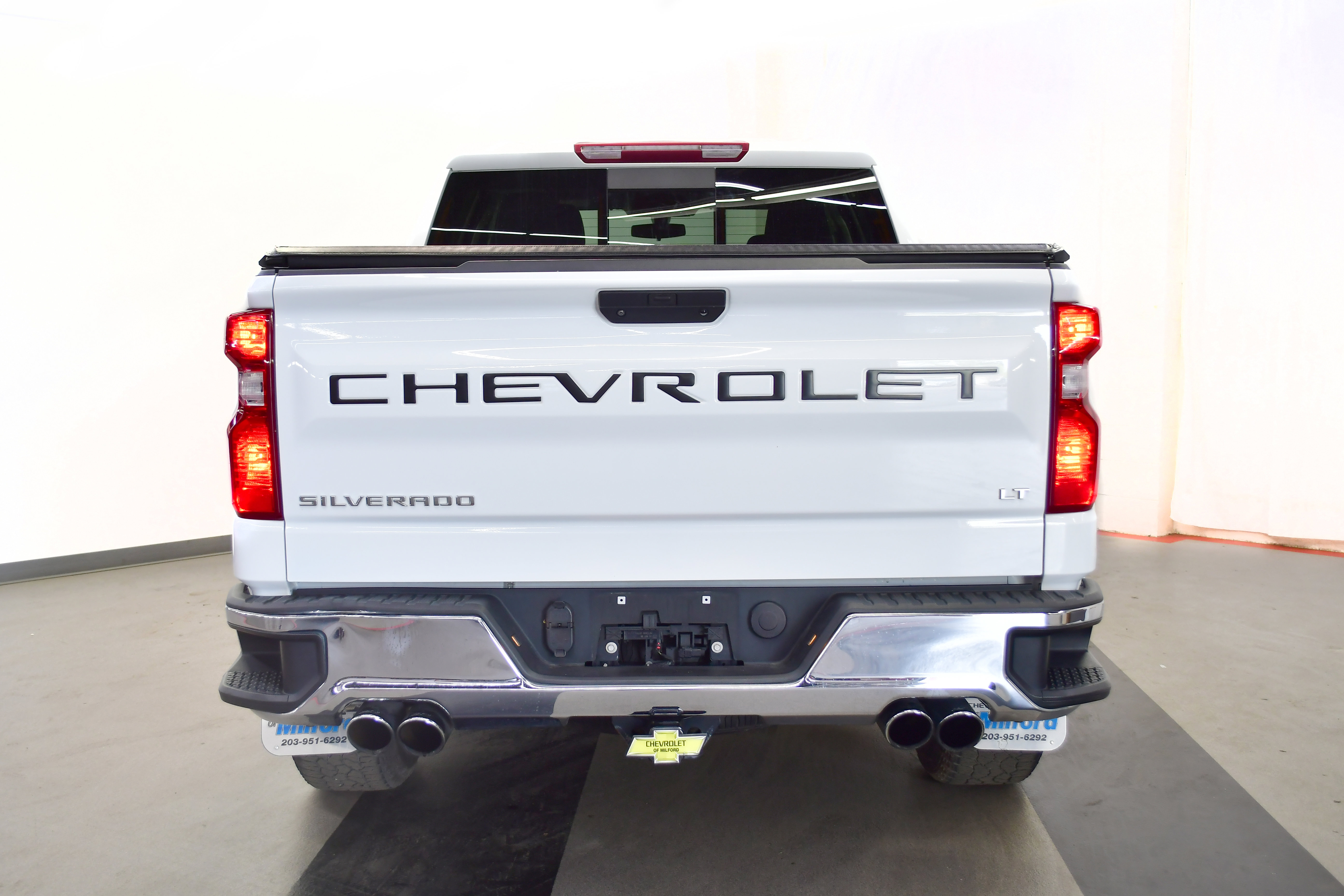 Used 2022 Chevrolet Silverado 1500 LT AWD/4WD image 6