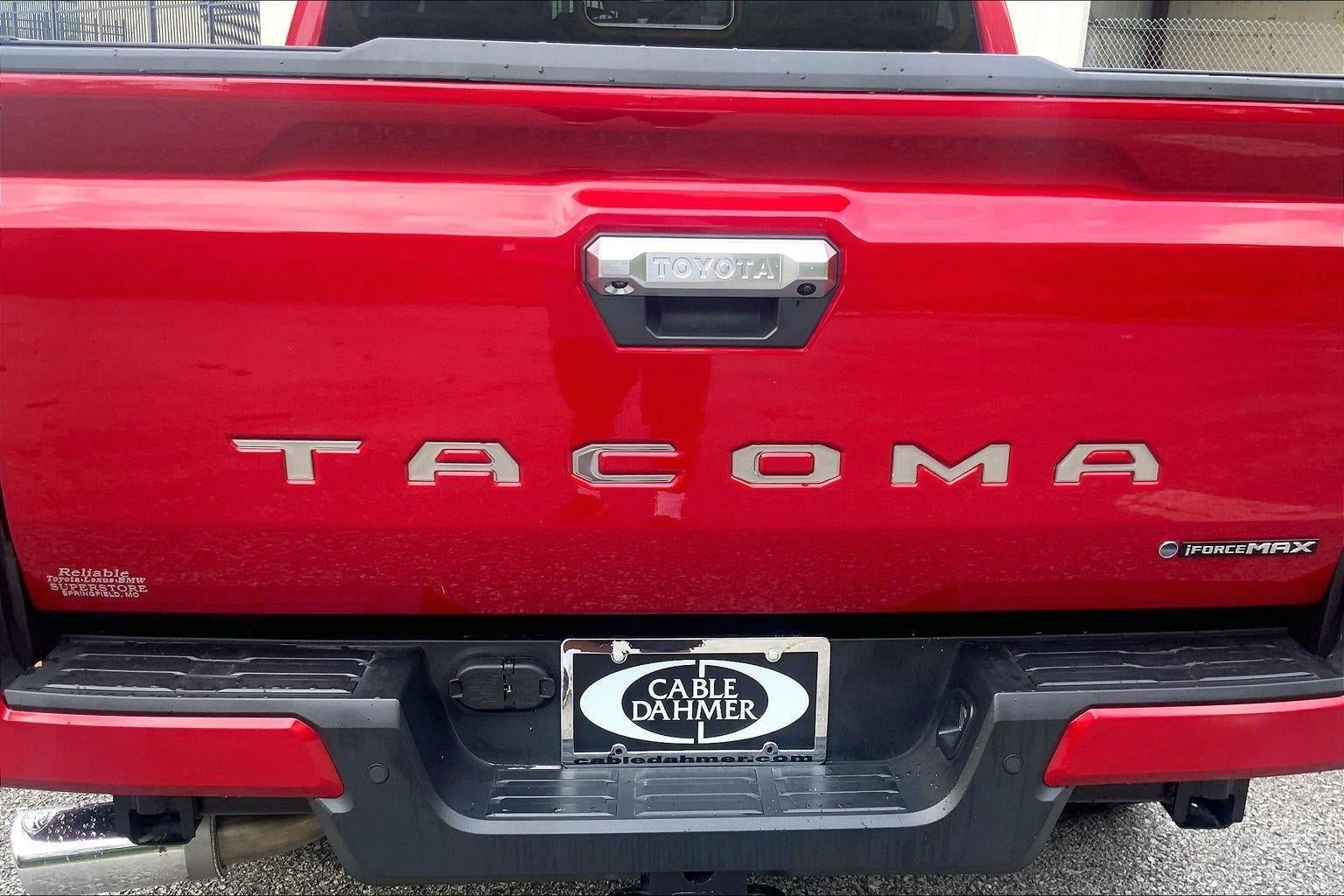 Used 2025 Toyota Tacoma Limited AWD/4WD image 31