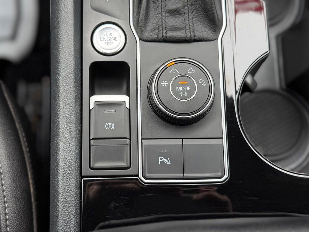 Used 2019 Volkswagen Atlas SEL R-Line image 26