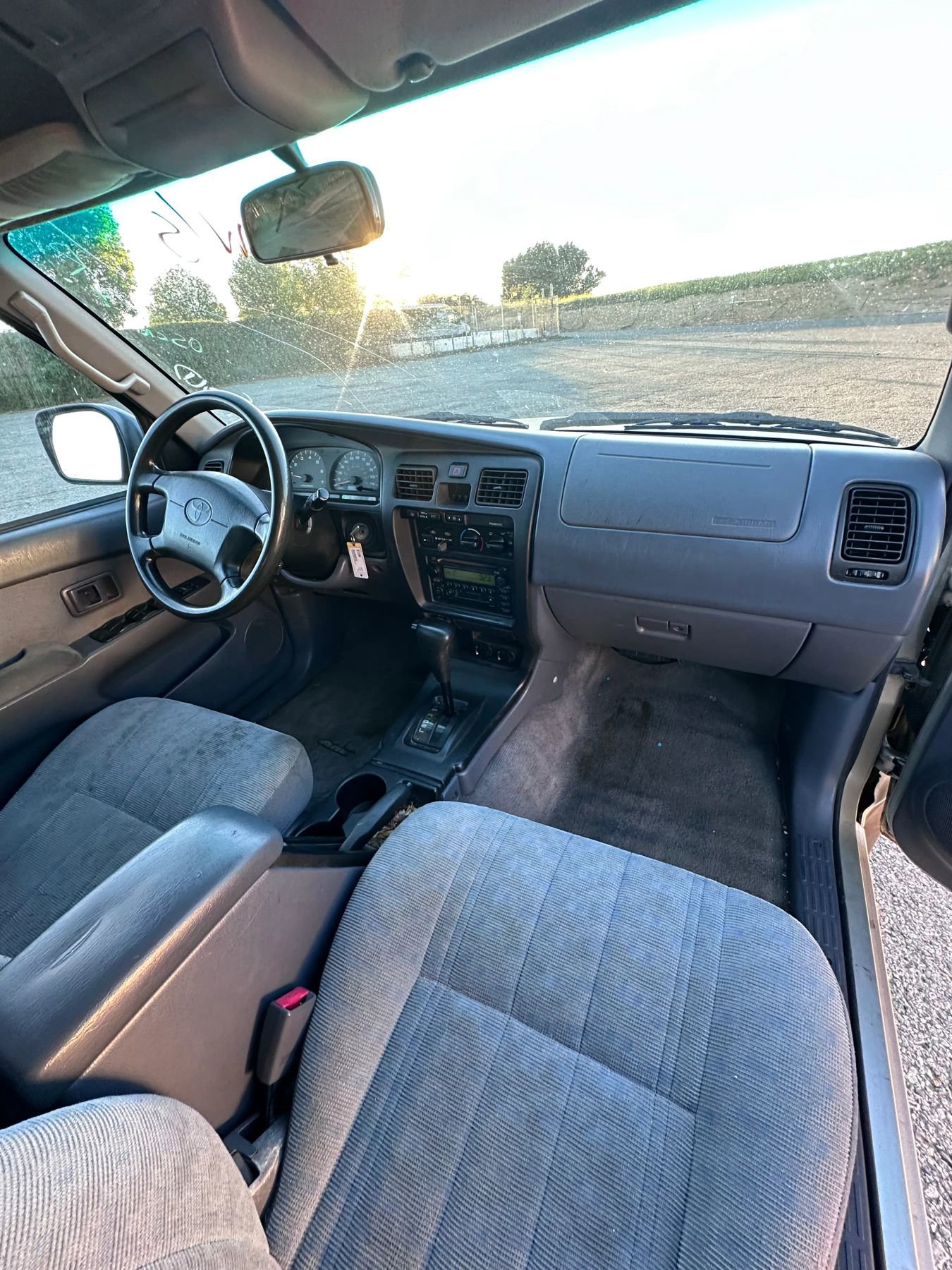 Used 2000 Toyota 4Runner Sport Utility 4D image 14