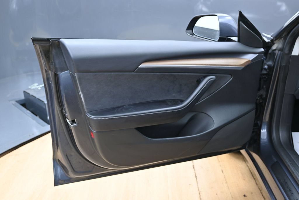 Used 2023 Tesla Model 3 Standard Range RWD image 40