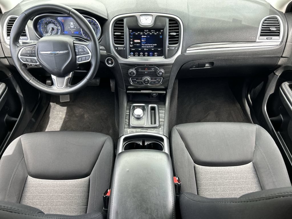 Used 2021 Chrysler 300 Touring w/ Driver Convenience Group RWD image 26