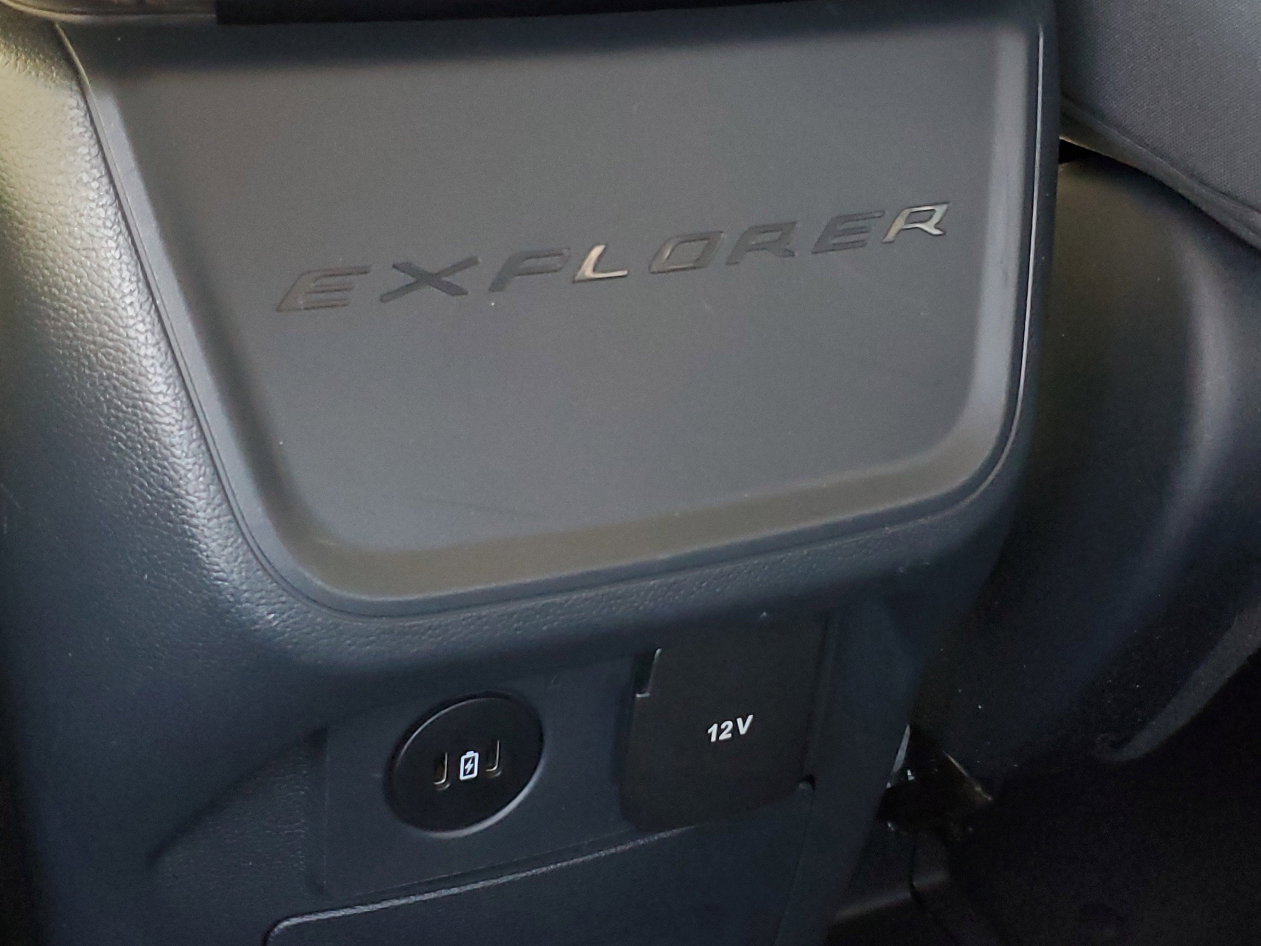 Used 2025 Ford Explorer Active RWD image 19