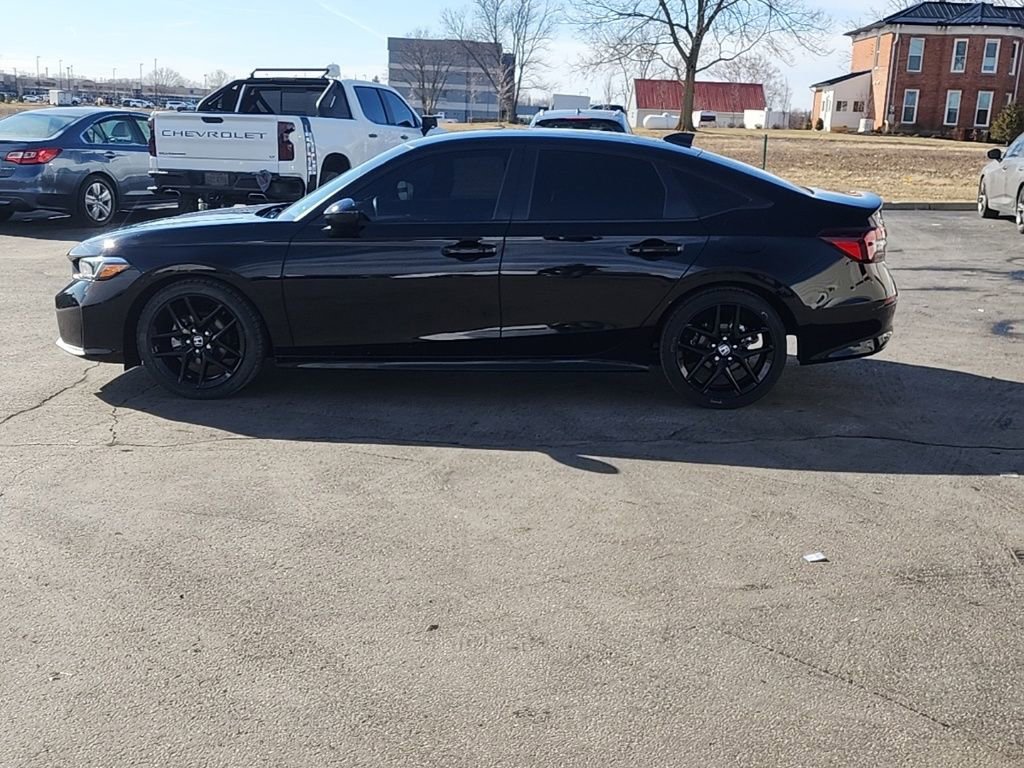 Used 2025 Honda Civic Sport image 4