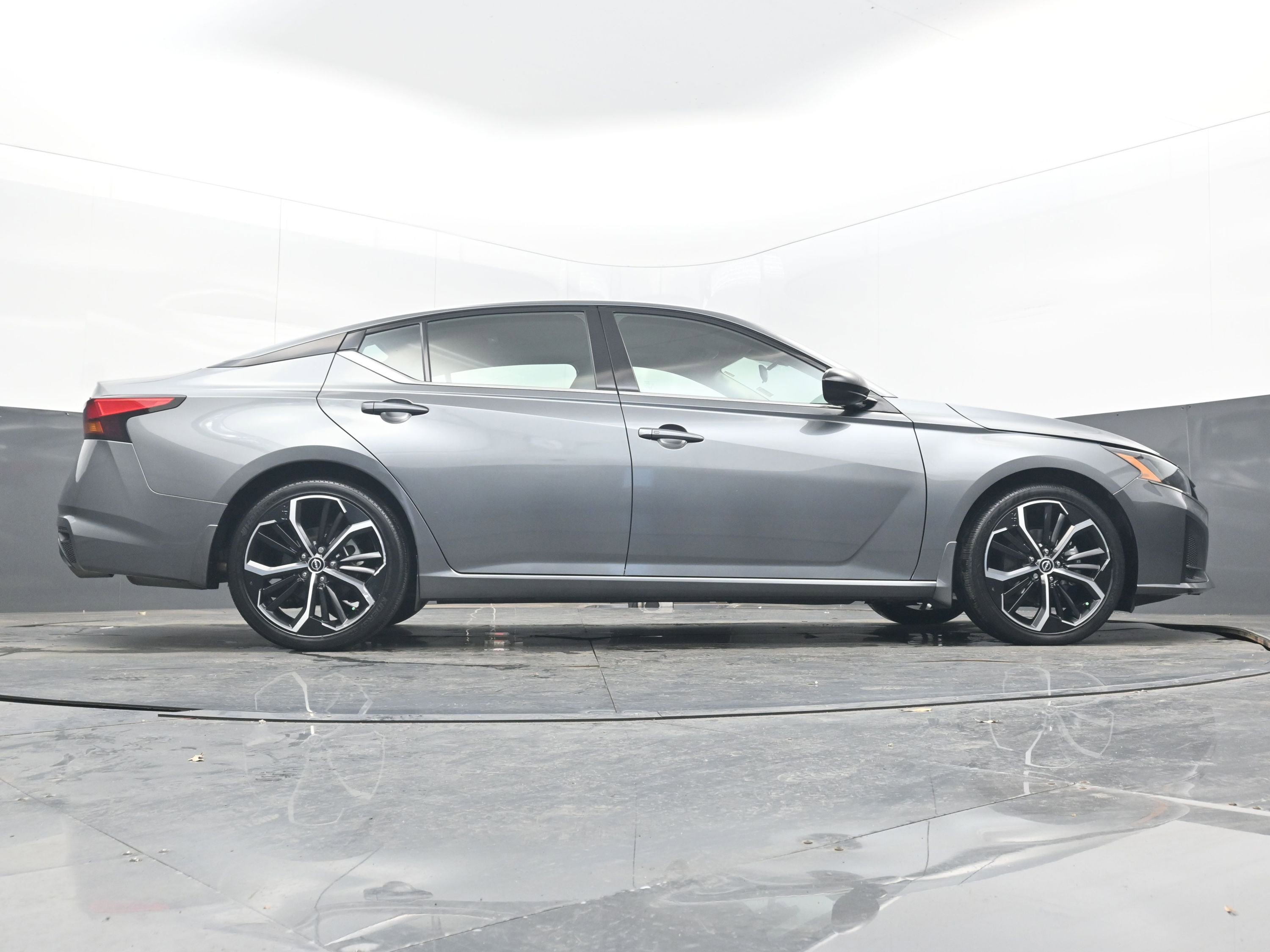 Certified 2023 Nissan Altima 2.5 SR w/ SR Premium Package image 29